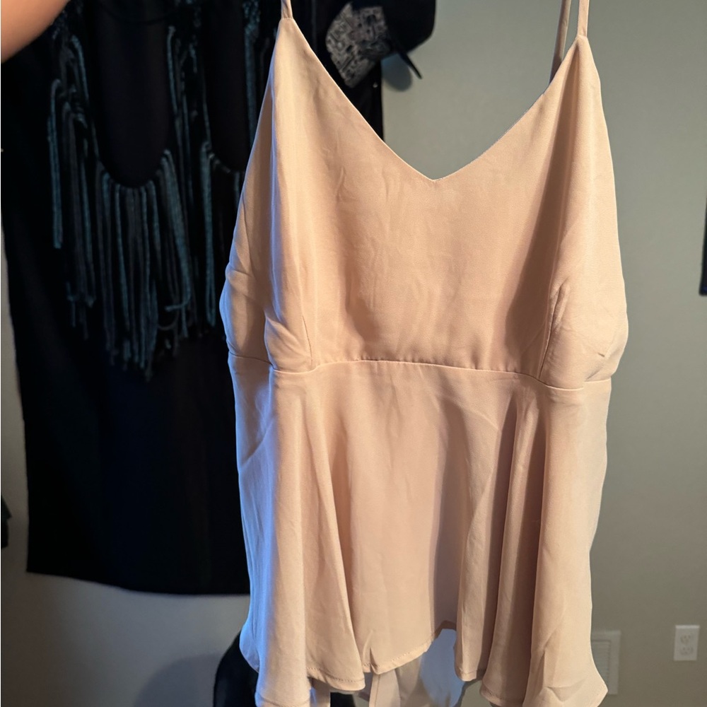 Adorable open back tank top large